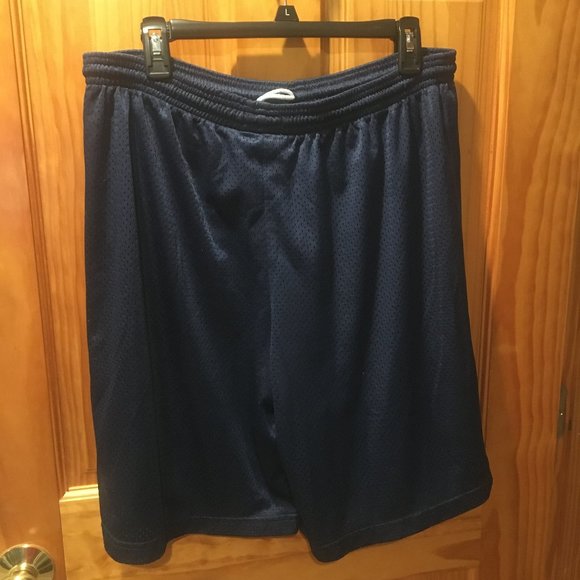 Wilson Shorts - Picture 2 of 3